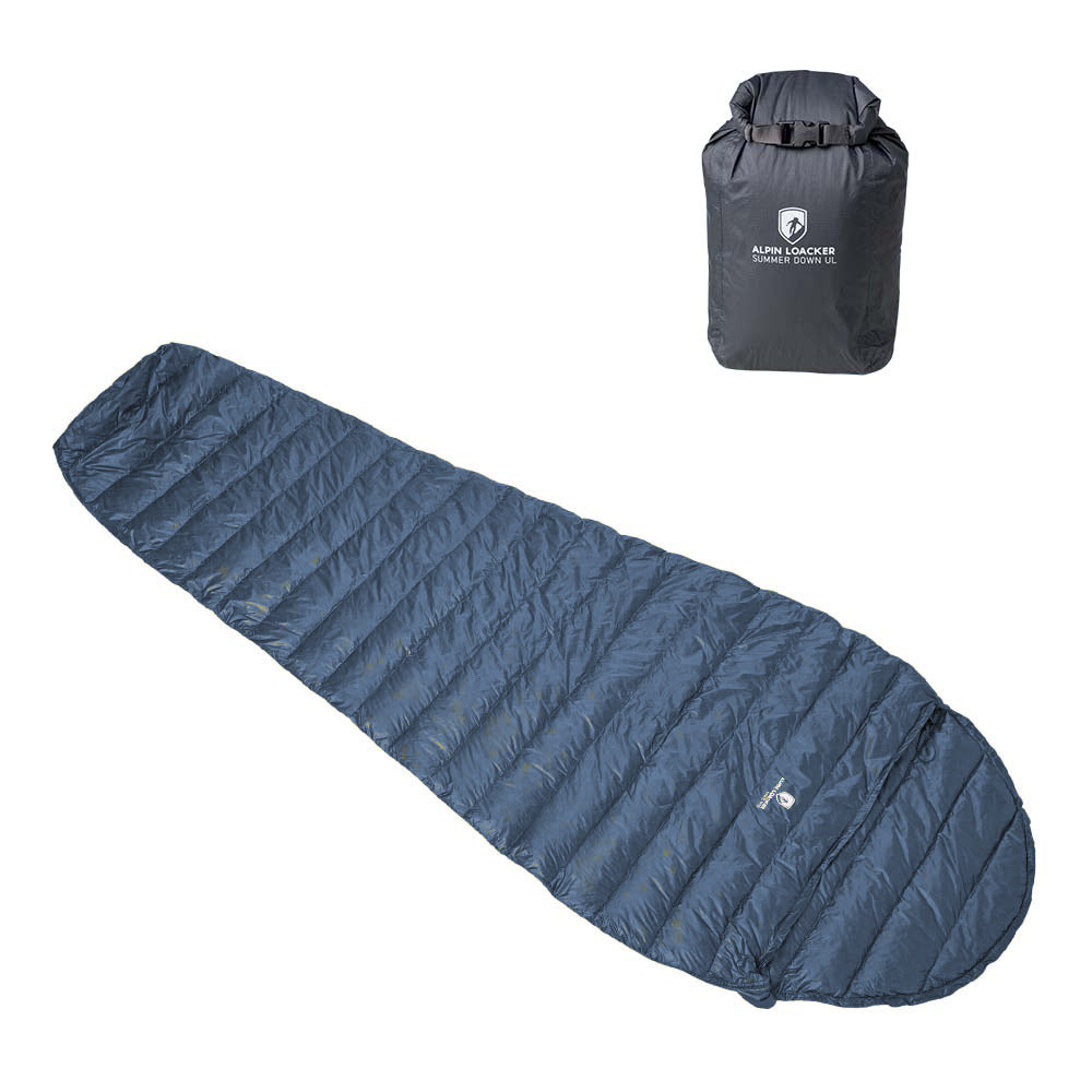 Ultra leichter Daunen Sommerschlafsack 290g, dunkelblau/grau, flach ausgebreitet mit passendem Roll-Top Kompressionssack Alpin Loacker Summer Down UL, ideal für Outdoor-Abenteuer.
