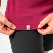 Close-up des Merino loose fit T-Shirts von Alpin Loacker