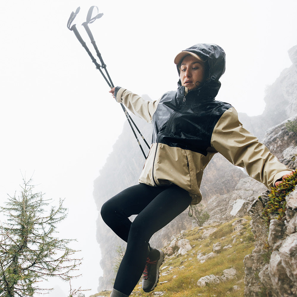 Foldable trekking poles made of aluminum 