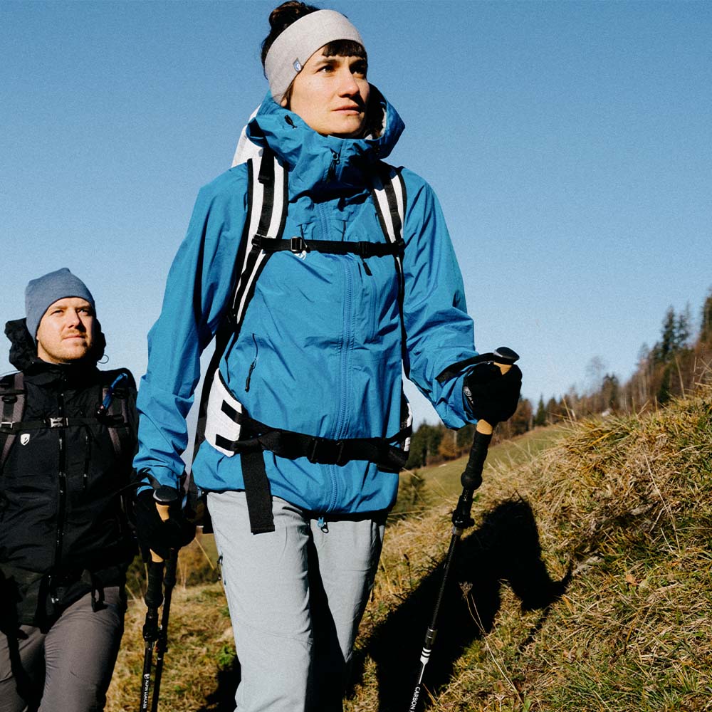 Merino Handschuhe mit Touch Funktion: Outdoor-Handschuhe beim Wandern, funktional mit Touchfunktion an Daumen und Zeigefinger, ideal für Smartphones, robust und komfortabel.