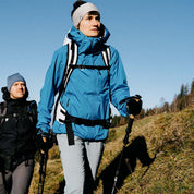 Merino Handschuhe mit Touch Funktion: Outdoor-Handschuhe beim Wandern, funktional mit Touchfunktion an Daumen und Zeigefinger, ideal für Smartphones, robust und komfortabel.