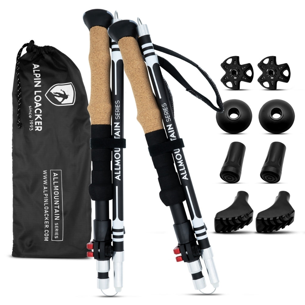 Faltbare Wanderstöcke aus Aluminium mit ergonomischen Korkgriffen, kompakt gefaltet in einer schwarzen Tragetasche, ideal für Wandern und Skitouren. Enthält umfangreiches Zubehör.